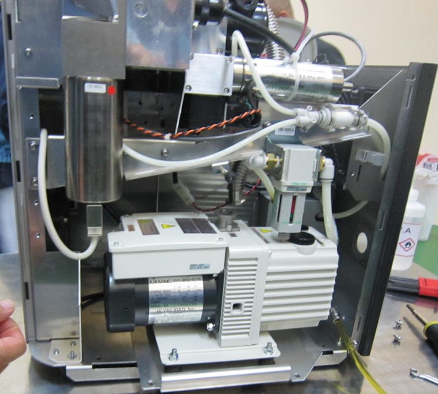 ulvac viet nam bảo dưỡng máy kiểm tra rò rỉ bằng khí heli ( helium leak detector)